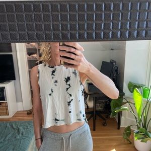 Lululemon crop tank top, size 4